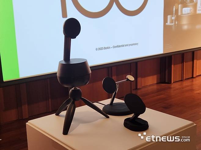 벨킨이 국내 출시하는 Qi2 무선 충전기와 오토 트래킹 스탠드 프로