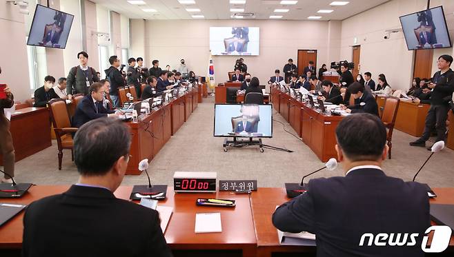 김도읍 국회 법사위 위원장이 8일 오후 서울 여의도 국회에서 열린 법제사법위원회 전체회의를 주재하고 있다. 2024.1.8/사진=뉴스1