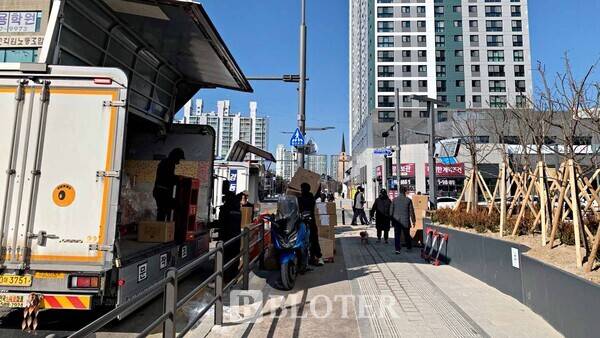 지난 24일 스타필드 수원 4번 게이트 앞. (사진=박재형 기자)