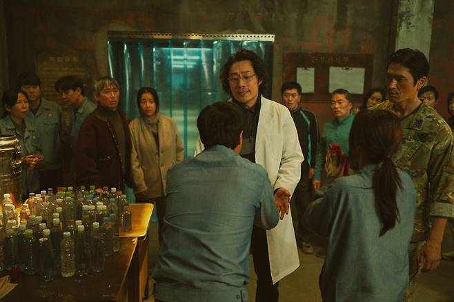 영화 <황야>의 한 장면. 넷플릭스