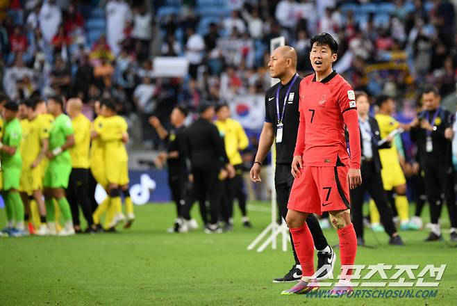 25일(현지시간) 카타르 알와크라 알자누브 스타디움에서 열린 2023 아시아축구연맹(AFC) 카타르 아시안컵 대한민국과 말레이시아의 경기. 무승부를 기록한 대한민국 손흥민이 아쉬워하고 있다. 알와크라(카타르)=박재만 기자pjm@sportschosun.com/2023.01.25/