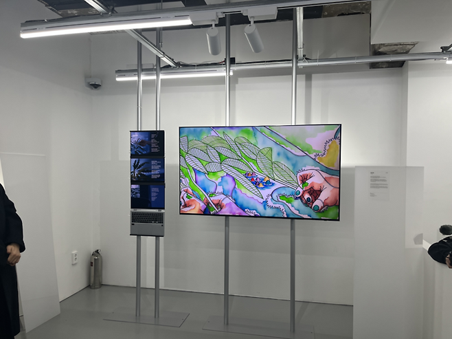 태재 작가의 ‘화분에게’. [사진=안서진 기자]