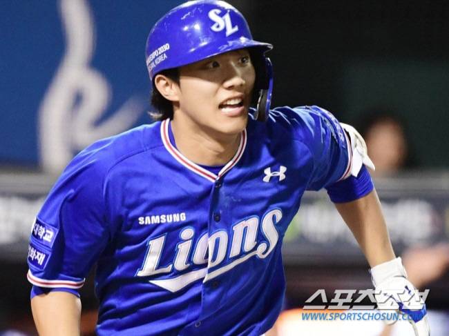 9회 역전 적시타를 날린 이재현.
22일 대전 한화생명이글스파크에서 한화와 삼성의 경기가 열렸다. 삼성 이재현. 대전=송정헌 기자songs@sportschosun.com/2023.08.22/