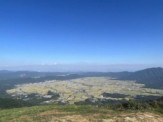경남 합천군 초계면과 적중면에 걸쳐 있는 '적중-초계 분지'. 5만 년 전 한반도에 운석이 떨어져 생긴 '운석충돌구'이다. 사진 합천군
