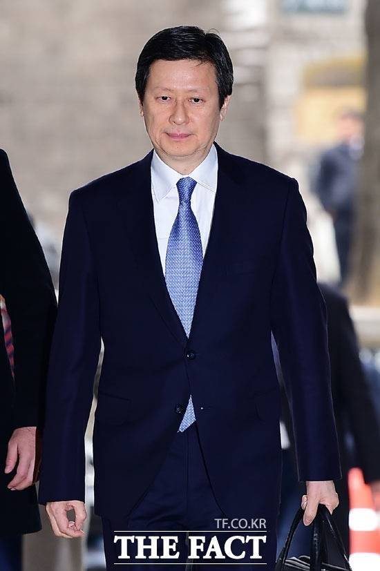 신동주 전 일본 롯데홀딩스 부회장이 다음 달 23일 예정된 주주총회를 앞두고 롯데알미늄의 물적분할에 반대하는 주주제안을 제출했다. /더팩트 DB