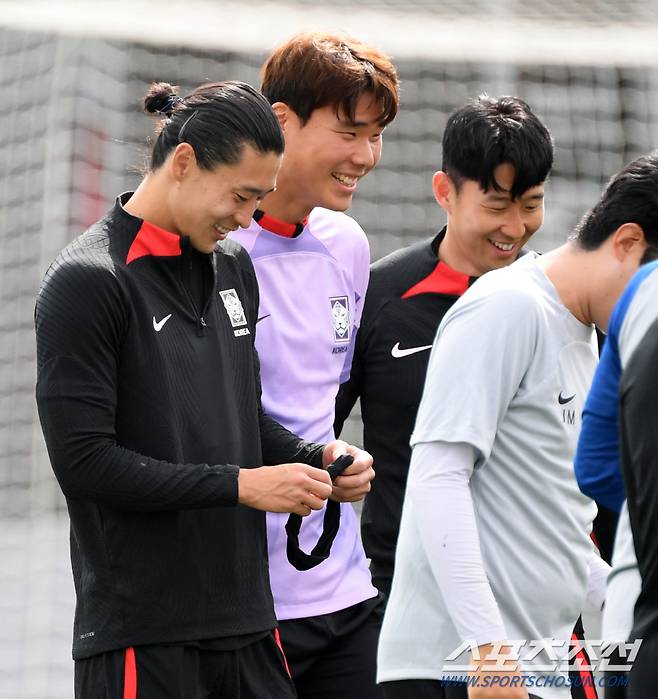 대한민국 축구대표팀이 27일(현지시간) 카타르 도하 알 아글라 트레이닝 센터에서 훈련을 진행했다. 조규성이 미소 짓고 있다. 도하(카타르)=박재만 기자 pjm@sportschosun.com/2023.01.27/