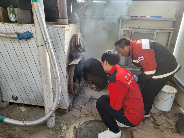 ▲ 산림청 동해안 화목보일러 점검.[산림청 제공]