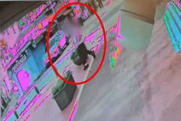 서울 시내 번화가의 한 무인 사진관에서 술을 마시고 잠든 여성을 성폭행한 20대 남성에게 징역 5년이 선고됐다. 검찰은 더 엄중한 처벌이 필요하다며 항소했다. [사진출처 = MBN 영상 캡처]