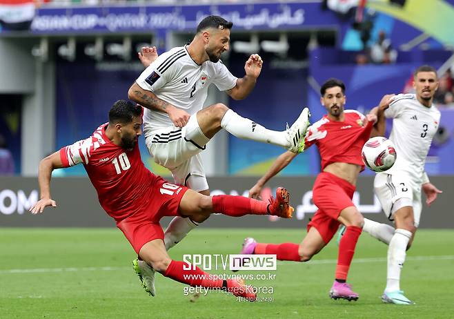 ▲ 요르단이 29일(한국시간) 카타르 알라이얀 칼리파 국제경기장에서 열린 2023 아시아축구연맹(AFC) 카타르 아시안컵 16강전에서 이라크에 3-2 역전승을 거두고 8강에 올랐다.