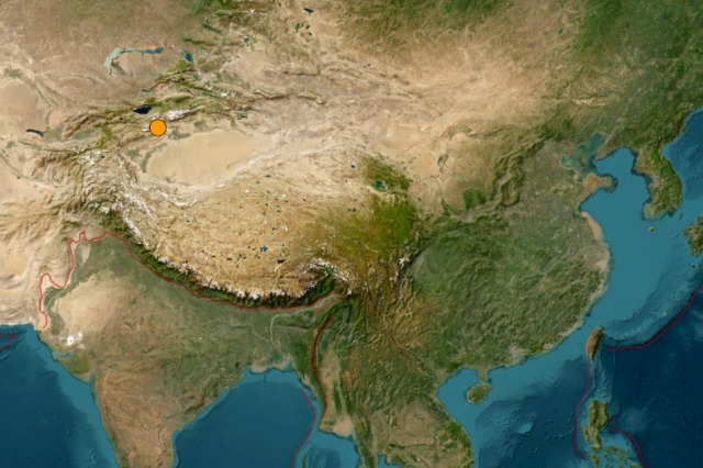 미국 지질조사국(USGS)은 30일(현지시간) 오전 7시27분쯤 중국 신장 위구르자치구 아이콜에서 서남서쪽으로 122㎞ 떨어진 지점(주황색 점)에서 규모 5.7의 지진이 발생했다고 밝혔다. USGS 홈페이지