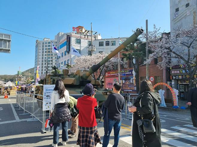 진해군항제. 창원시 제공