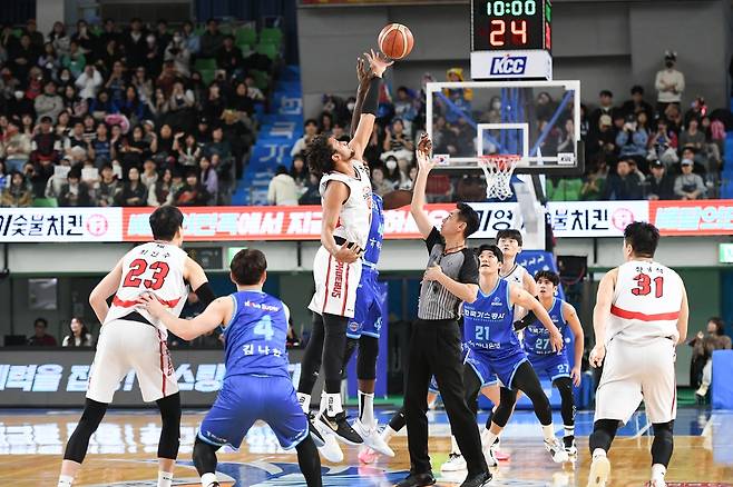 현대모비스와 한국가스공사의 경기 모습.  [KBL 제공. 재판매 및 DB 금지]