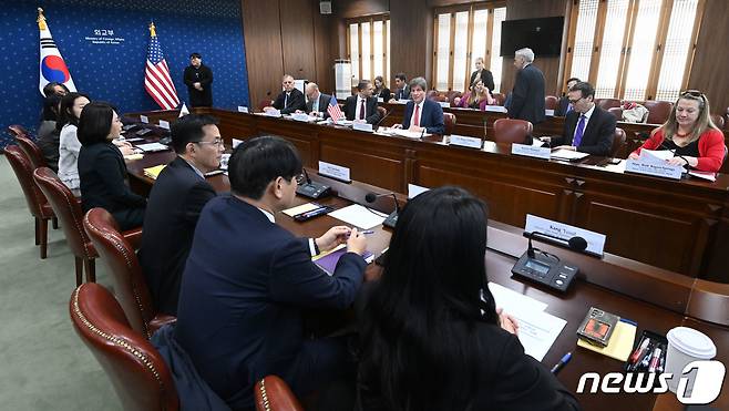 강인선 외교부 2차관과 호세 페르난데스 미국 국무부 경제성장·에너지·환경차관이 31일 서울 종로구 외교부에서 열린 한미 고위급 경제협의회에서 자리하고 있다. (공동취재) 2024.1.31/뉴스1 ⓒ News1 허경 기자