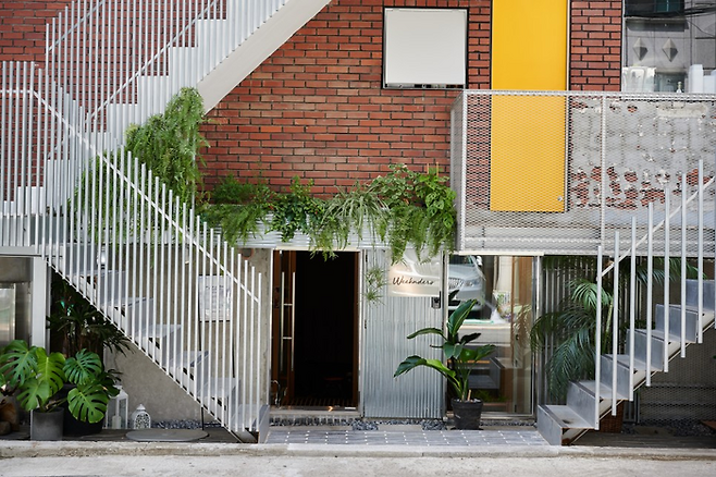 위켄더스 쇼룸 외부 / 사진=위켄더스