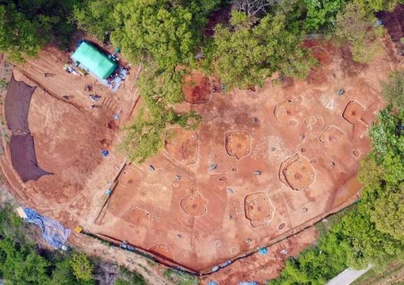 신석기 시대 집터 유적이 무더기로 발굴된 김포 신안리 일대. 김포시 제공