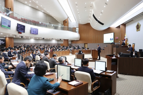 2일 충남도의회 제349회 임시회 제2차 본회의가 열리고 있다. 도의회 제공