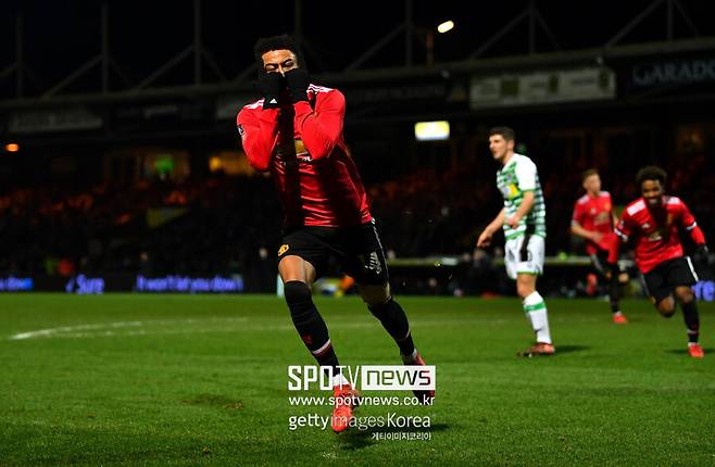 ▲ 영국 매체 ‘스카이스포츠’는 2일(한국시간) “제시 린가드가 FC서울 이적을 눈앞에 뒀다. 계약 기간은 2년이며 1년 추가 옵션이 있다. 또한 이미 린가드의 이적은 구두로 합의됐으며, 며칠 안에 한국에 갈 것이다. 계약은 한국에서 완료할 예정”이라 전했다. 또한 매체에 따르면 린가드는 튀르키예와 사우디아라비아 팀의 관심을 받은 것으로 알려졌다. 하지만 린가드 본인이 FC서울 이적을 선택하며 한국행을 앞두고 있다.