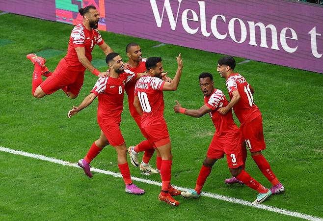 ▲ 타지키스탄을 1-0으로 꺾고 2023 카타르 아시안컵 4강에 오른 요르단. ⓒ연합뉴스/REUTERS/AP