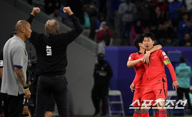 2일(현지시간) 카타르 알와크라 알자누브 스타디움에서 열린 2023 아시아축구연맹(AFC) 카타르 아시안컵 8강전 대한민국과 호주의 경기. 연장 전반 손흥민이 역전골을 만든 뒤 환호하고 있다. 알와크라(카타르)=박재만 기자pjm@sportschosun.com/2023.02.02/