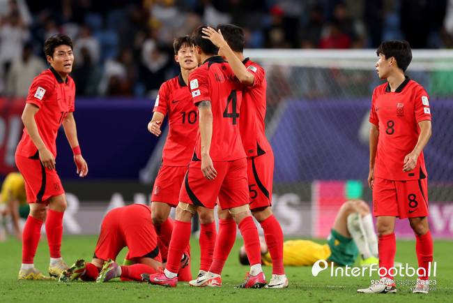 희비가 엇갈렸다. 대한민국은 호주를 잡아 준결승에 진출했고, 일본은 이란에 잡혀 탈락하고 말았다.[사진=게티 이미지]