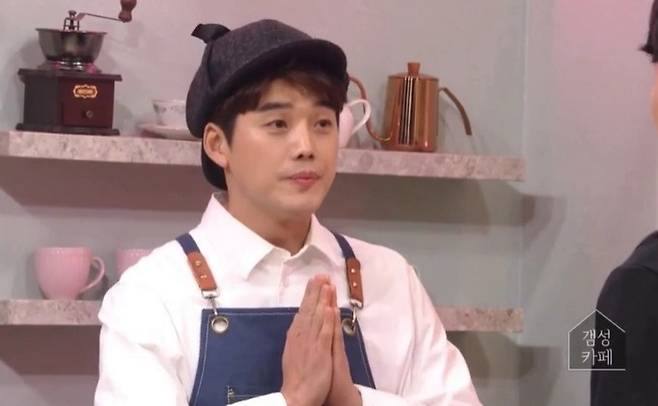 'SNL 코리아'에서 '주문은 DM으로만 부탁드려요'라는 '밈을' 패러디한 장면. /사진=쿠팡플레이 'SNL코리아' 영상 캡처