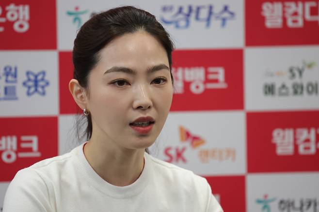 4일 경기도 고양시 킨텍스 PBA 스타디움에서 열린 웰컴저축은행 웰뱅 PBA-LPBA 챔피언십에서 차유람이 복귀전 승리 소감을 말하고 있다. [연합]