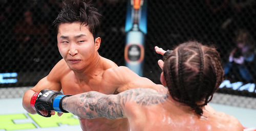 이정영은 4일(이하 한국시간) 미국 네바다주 라스베이거스 UFC 에이펙스에서 열린 'UFC 파이트 나이트: 돌리제 vs 이마보프' 언더카드 페더급 경기에서 블레이크 빌더(33∙미국)를 만장일치 판정(30-27, 30-27, 30-27)으로 제압했다. 사진┃UFC