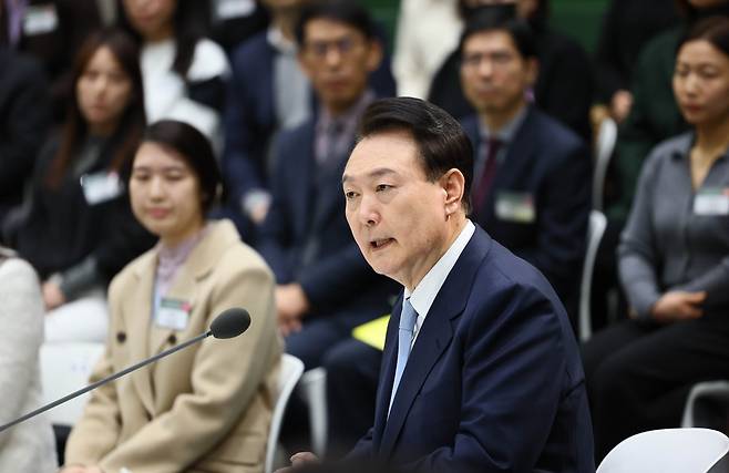 윤석열 대통령이 5일 경기도 하남시 신우초등학교에서 열린 '국민과 함께하는 민생토론회-아홉 번째, 따뜻한 돌봄과 교육이 있는 늘봄학교'에서 발언을 하고 있다. 대통령실사진기자단