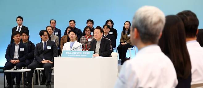 윤석열 대통령이 1일 경기도 성남시 분당서울대병원에서 열린 '국민과 함께하는 민생토론회-여덟 번째, 생명과 지역을 살리는 의료개혁'에서 발언하고 있다. 사진=대통령실통신사진기자단