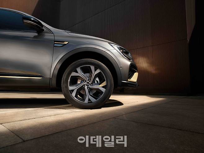 르노코리아자동차의 쿠페형 스포츠유틸리차(SUV)‘XM3 E-TECH 하이브리드 for all’.(사진=르노코리아자동차)