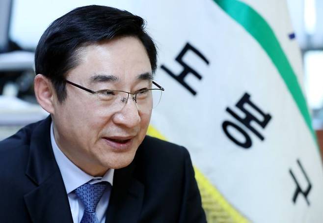22대 총선 서울 도봉갑 민주당 예비후보로 등록한 이동진 전 도봉구청장 ⓒ뉴시스