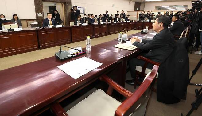 Health and Welfare Minister Cho Kyu-hong speaks during the first healthcare policy review committee for 2024 at the Government Complex in Jongno-gu, Seoul, South Korea, on Feb. 6. His seat is vacant for Lee Pil-soo, president of the Korean Medical Association, who was not present. Yonhap