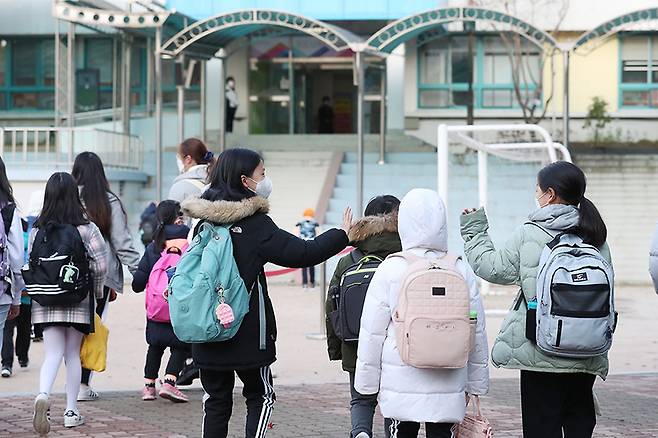 초등학교에서 학생들이 등교하고 있다. (사진=문화체육관광부 국민소통실)