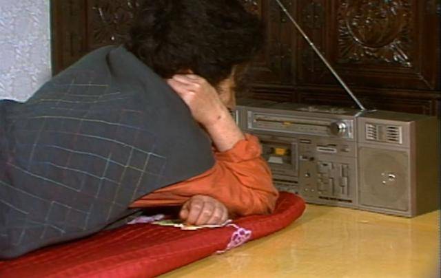 드라마 '사랑이 뭐길래'(1991)에서 순자(김혜자)가 엎드려 라디오에서 흘러나오는 김국환의 '타타타'를 듣고 있다. 남편에 늘 기죽어 사는 순자가 이 노래로 위안을 받는 장면이 전파를 탄 뒤 이 노래는 큰 인기를 누렸다. MBC 영상 캡처