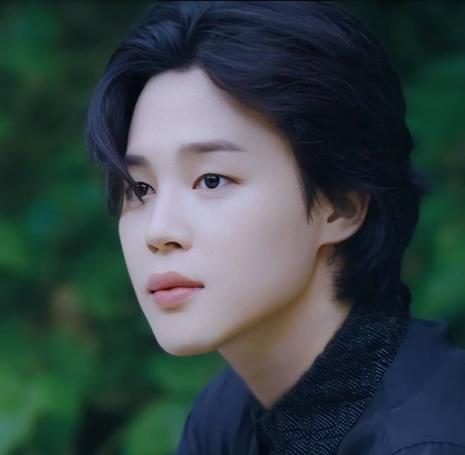 '눈부신' 방탄소년단 지민, '피부 달란트를 받은 스타' 1위