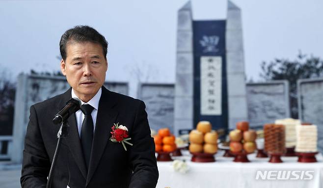 [파주=뉴시스] 홍효식 기자 = 김영호 통일부 장관이 설날인 10일 경기도 파주 임진각 평화의 종 광장에서 열린 제40회 망향경모제에서 격려사하고 있다. 2024.02.10. yesphoto@newsis.com