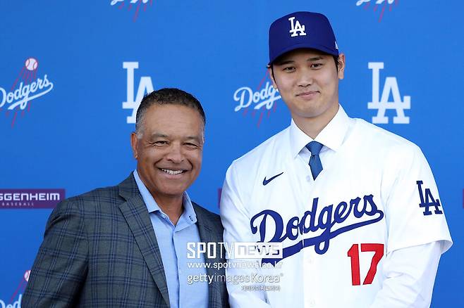 ▲데이브 로버츠(왼쪽) 감독과 오타니 쇼헤이