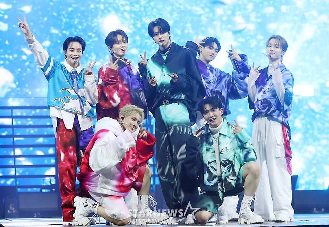 그룹 템페스트가 14일 필리핀 아레나에서 열린 '2023 아시아 아티스트 어워즈 인 필리핀'(2023 Asia Artist Awards IN THE PHILIPPINES, 이하 '2023 AAA')에서 멋진 무대를 선보이고 있다.  '2023 AAA'는 스타뉴스가 주최하고 Asia Artist Awards 조직위원회, TONZ 엔터테인먼트, PULP Live World가 공동 주관한다. 그룹 아이브(IVE) 장원영, 가수 강다니엘, 그룹 제로베이스원 성한빈이 MC를 맡았다. 2023.12.14 /사진=김창현