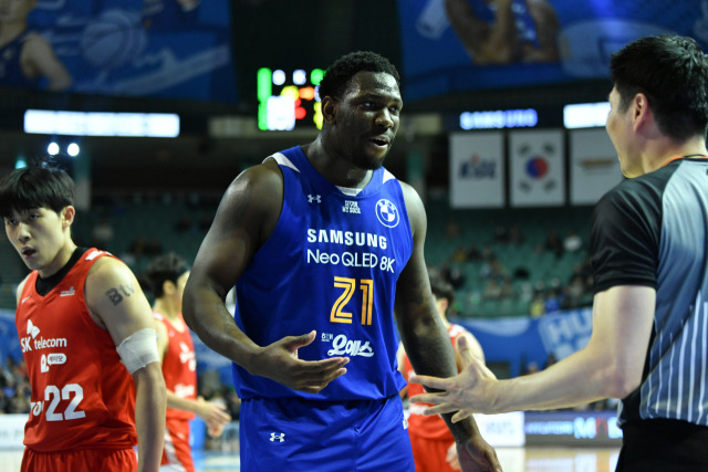 서울 SK가 서울 삼성과 'S더비'에서 승리를 거뒀다./KBL