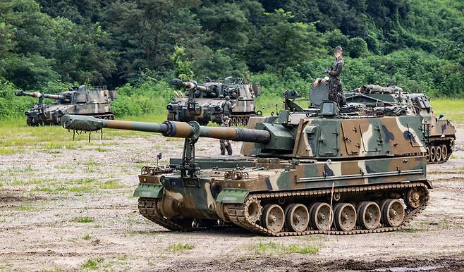 K9 자주포가 사격준비를 위해 이동하고 있다. 세계일보 자료사진