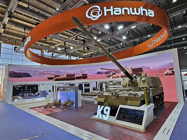 한화, 사우디 방산전시회 참가 (서울=연합뉴스) 한화는 4∼8일(현지시간) 사우디아라비아 리야드에서 열리는 'World Defense Show 2024' 전시회에서 K-9 자주포, 레드백 장갑차, 타이곤 등 주요 지상 방산 무기체계를 전시한다고 밝혔다. 2024.2.4.[한화그룹 제공] photo@yna.co.kr