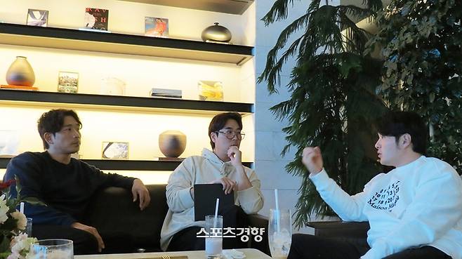 KT 박경수, 우규민, 박병호(왼쪽부터)가 스포츠경향과 인터뷰 하고 있다. 기장 | 김은진 기자