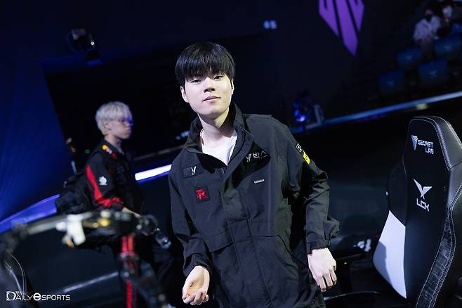 LCK 현역 선수 중 이즈리얼을 가장 많이 활용한 '데프트' 김혁규.