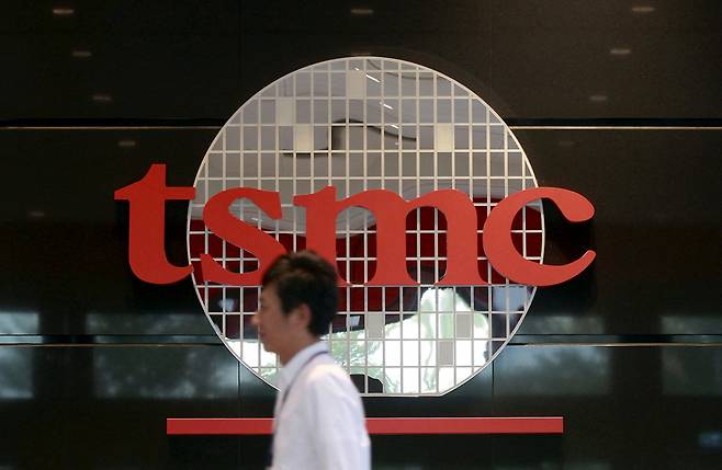 세계 최대 파운드리(반도체 수탁생산) 기업인 대만 TSMC 로고. [로이터]