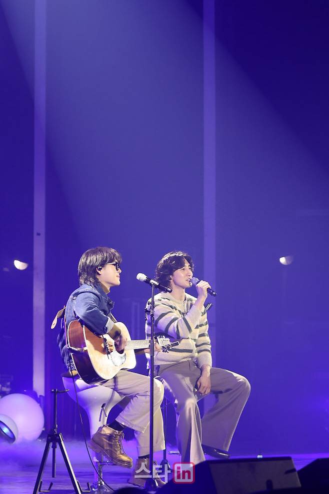 [이데일리 스타in 이영훈 기자] 그룹 잔나비가 16일 오후 서울 강남구 삼성동 코엑스 오디토리움에서 열린 ‘2024 이데일리 일자리 창출 응원 콘서트’에서 멋진 공연을 펼치고 있다.