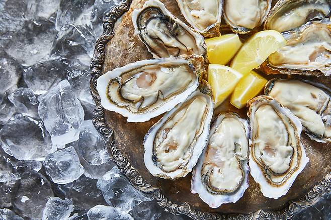 굴에는 오메가-3가 풍부해 혈류를 증가시키고 발기 및 고환 기능에 도움이 될 수 있다. [사진= 게티이미지뱅크]