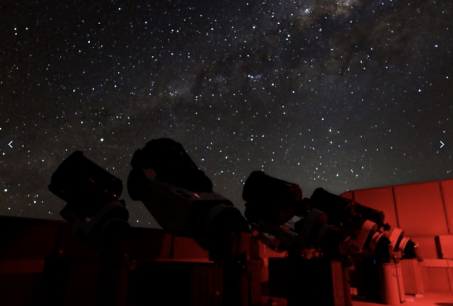 7차원 망원경이 밤하늘을 관측하는 모습. 서울대 제공