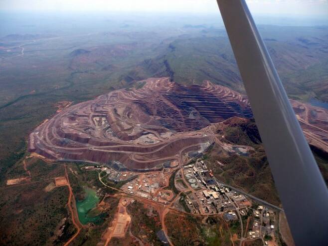 핑크 다이아몬드를 포함한 유색 다이아몬드 생산지로 유명한 호주 아가일 광산은 경제적인 이유로 2022년 11월 임시 폐광에 들어갔다. 게티이미지뱅크 제공