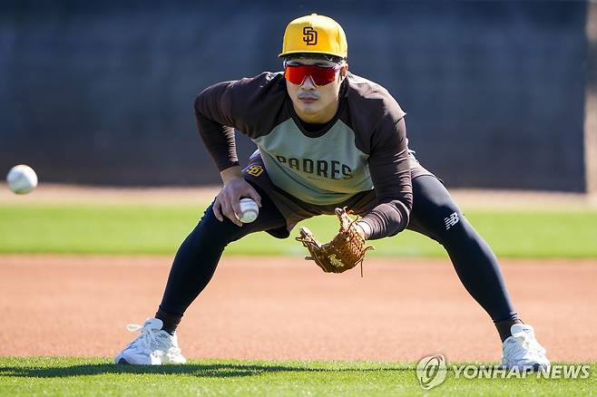 수비 훈련하는 김하성 [AP=연합뉴스 자료사진]