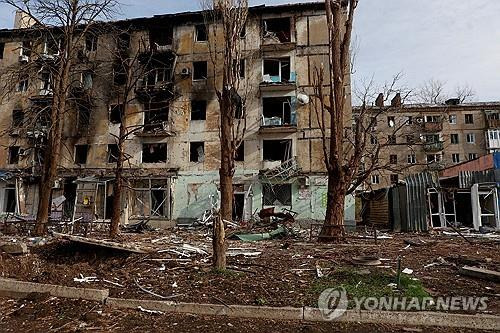 러시아 포격에 폐허 된 아우디이우카 시내 건물 [로이터=연합뉴스 자료사진. 재판매 및 DB금지]